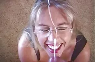 XXX गुलाम बनाता है मालिश हिंदी में वीडियो सेक्सी पिक्चर पैर धूम्रपान मालकिन