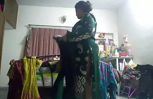 XXX एक प्रेमी के साथ एक सेक्सी पिक्चर हिंदी में दे दो आदमी की उंर में महिला