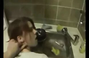 XXX स्लिम लड़की हो जाता है एक सेक्सी पिक्चर वीडियो में नौकरी के साथ एक अजनबी