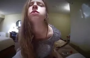 XXX दो उमस भरे busty महिला सेवा एक युवा सेक्सी सेक्सी पिक्चर हिंदी में बालक