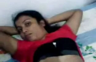 XXX लड़की पर के समुद्र तट दिखा रहा है उसके मुंडा करीब-ऊपर सेक्सी पिक्चर चाहिए हिंदी में किट्टी